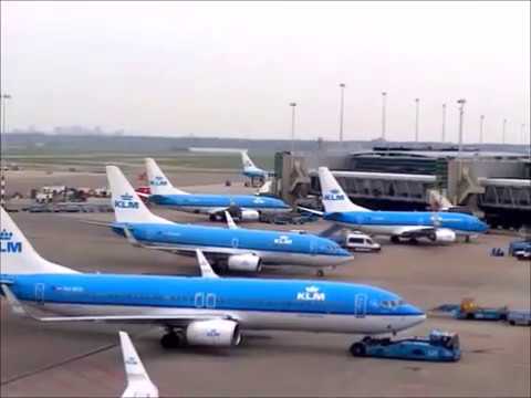 Bussen , Treinen en Vliegtuigen op Schiphol Airport 20-04-2017