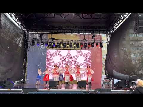 Ansamblul Doinita - dans din Oltenia de Ziua Nationala a Romaniei in parcul Sebastian