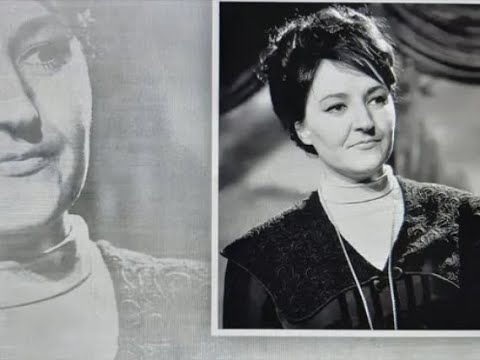 Dubravka Nešović - Tamno višnjeve boje šal