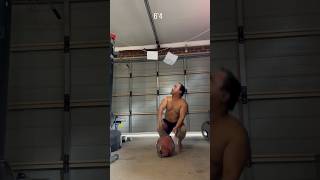 NO PAIN NO GAIN!high kick,Barefoot backflip on concrete with 6kgmedicine ball miss#mma#gym#gymnastic