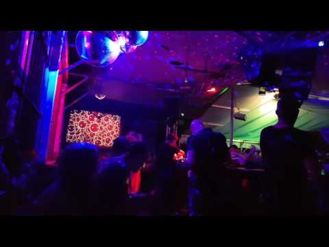 DJ JAUCHE & DESNEY BAILEY - legt hier im SUICIDE auf