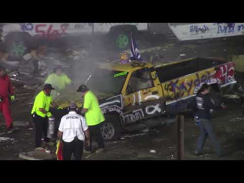 The Last World Famous Figure 8 Trailer Race at Rockford Speedway (Unedited video)