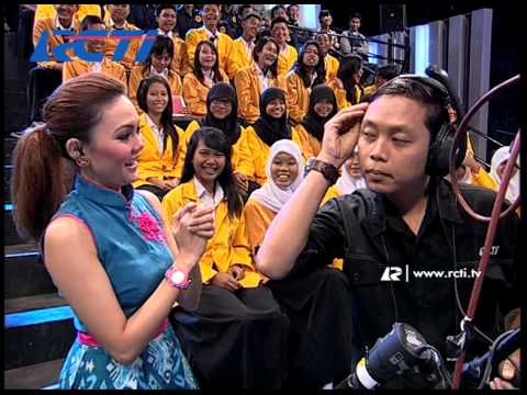 Buka Bukaan 23 Jan 2014 - Rina Nose Godain Cameramen