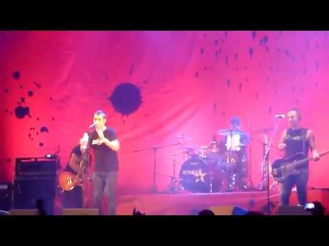 Attaque 77 con Ciro Pertusi - Vuelve a casa - Estadio Malvinas argentinas (08/08/15)