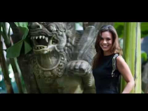 Quand Marine Lorphelin se glisse dans la peau d'Angelina Jolie