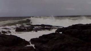 preview picture of video 'Waves at Yzerfontein'