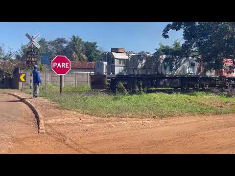 Locomotiva passando agora em ORIZONA - GO 