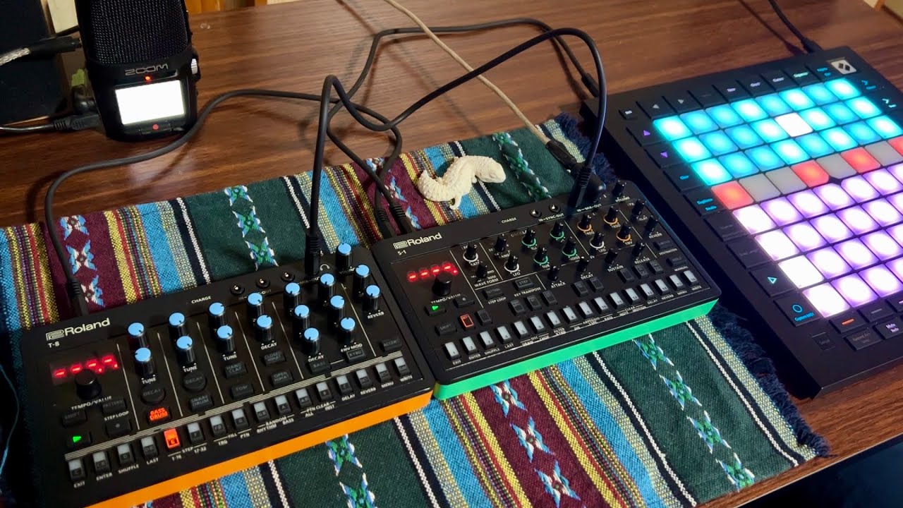 Bio-Interface / ăă€ăȘă€ăłăżăŒăă§ăŒăč // T-8 & S-1