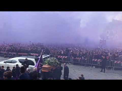 Les Ultras de la Fiorentina rend un dernier hommage à Davide Astori 08/03/2018