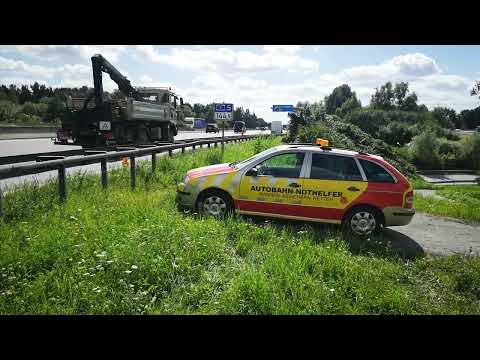 A1: GEFAHR! Liegenbleiber auf  Abfahrtsspur Hamburg-Billstedt - #autobahnnothelfer (10.08.2023)