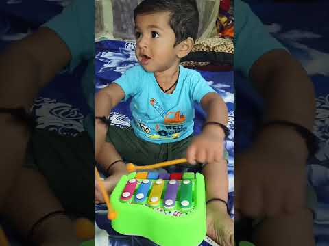 #jashvi playing music 🎶# yt shorts # shortvideo# cuteboy 👶