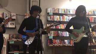Download lagu Masdo - Teruna & Dara (Live at Kios Ojo Keos, Jakarta 03/08/2019) mp3
