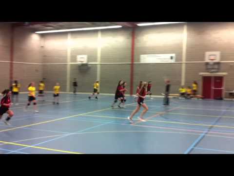 Olympia meisjes C1 tegen HVW: goal Ellen