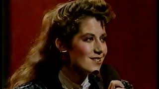 Amy Grant Appears on The Tonight Show for Christmas in 1986.