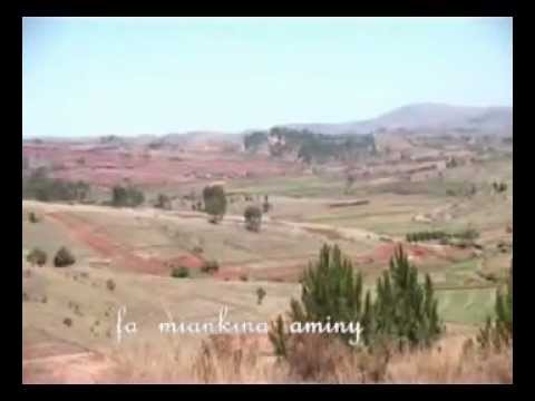 Mijery ireo tsintsina Izy -His eye is on the sparrow (A.Randrianaivoson)