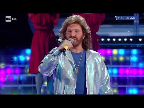Massimo Di Cataldo è Barry Gibb dei Bee Gees: "Stayin' alive" - Tale e Quale Show 23/11/2018
