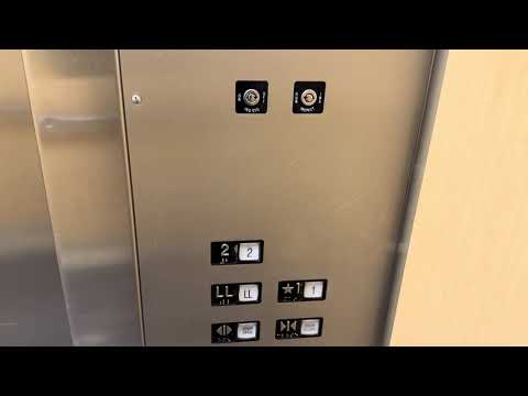 Modded US Hydraulic Elevator ~ Macy’s - Orland Square ~ Orland Park, IL