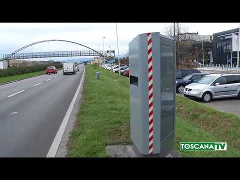 2017-10-23 PRATO - SI SCHIANTA CONTRO UN PALO SU DECLASSATA, GRAVISSIMO