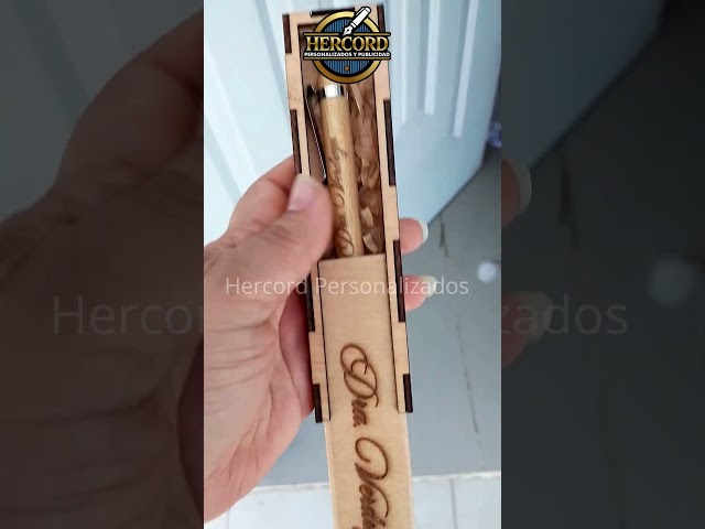 Vídeo relacionado con Juwacoo 100 Bolígrafos de Bambú Personalizados de Madera, Suministros Escolares de Oficina Para Escribir y Regalos