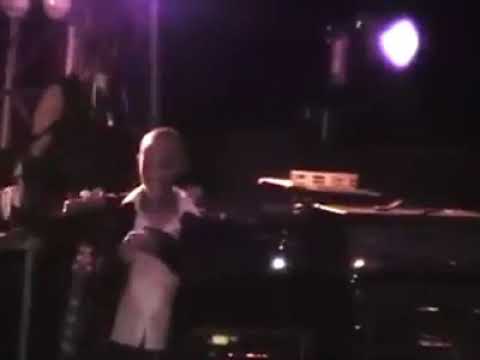 David Bowie & Gail Ann Dorsey.. Absolute beginners 🖤