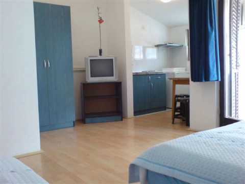 Villa Jovanovic, Magán szállás a községben Sutomore, Montenegr&oacute; - Video