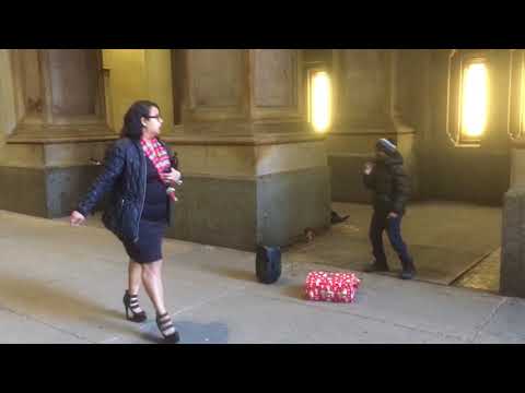 Philly Soul Urchin - LIVE [mini-clip #2], A Cappella Xmas, City Hall (S.), Phila., PA, 12/19/17