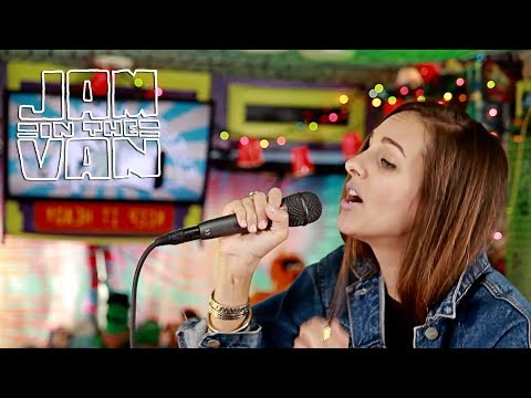 JANELLE KROLL - "Outsider" (Live at JITV HQ in Los Angeles, CA) #JAMINTHEVAN