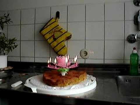 burning singing Cake, singender Geburtstagskuchen