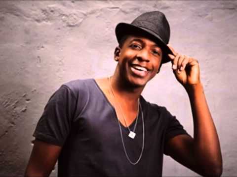download lagu mp3 mp4 Mumuzinho Minha Rainha, download lagu Mumuzinho Minha Rainha gratis, unduh video klip Mumuzinho Minha Rainha