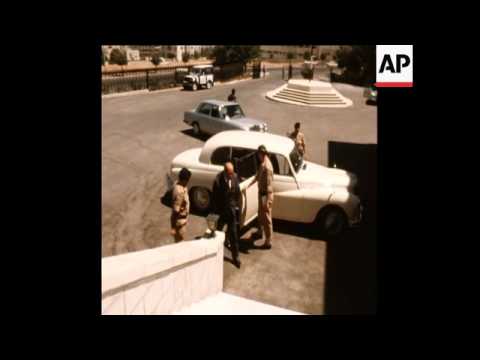 SYND 27-8-72 MAHMOUD RIAD ARRIVING IN JORDAN ON A TWO DAY OFFICIAL VISIT