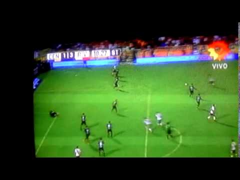 el Gol de river (larrondo en contra) River 3 central 1