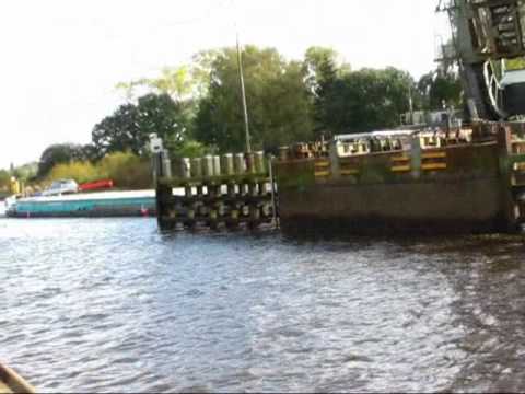 Vorbeifahrt Binnenschiff Salisso - GMS - 04602710 zu Tal auf der Hunte unter