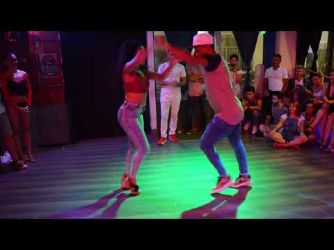 LA SALSA CALEÑA SE BAILA ASI