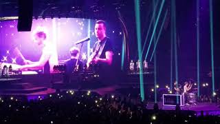 Muse - Las Vegas - 03-02-19 - 15 - Dig Down (Acoustic Gospel Version)