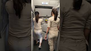 Download lagu Pramugari Cantik Super Air Jet Saat Menutup Pintu Pesawat Airbus A320-200 mp3 Download lagu Pramugari Cantik Super Air Jet Saat Menutup Pintu Pesawat Airbus A320-200 mp3