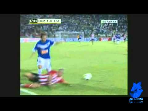 Drible do Montillo no jogo Cruzeiro 5x0 Estudiantes pela Libertadores 2011