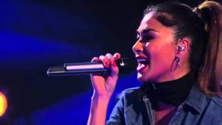 Nicole and John Newman perform "I Don't Wanna Miss a Thing"