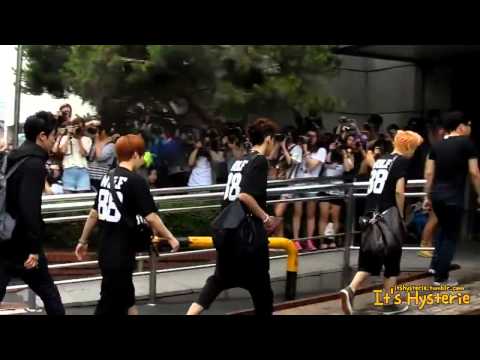 130705 EXO Arrival @ Music Bank
