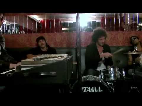 Hey ya ves - Los de adentro