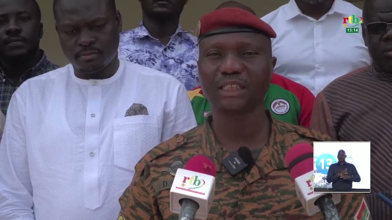 Deux chefs d’entreprises apportent leurs soutien pour une éducation patriotique au Burkina Faso