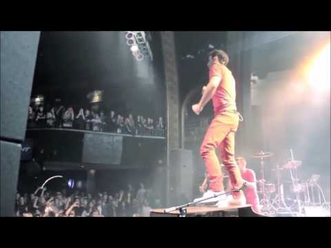 download lagu mp3 mp4 Josh Dun Dancing, download lagu Josh Dun Dancing gratis, unduh video klip Josh Dun Dancing