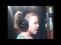 Девочка классно поёт 