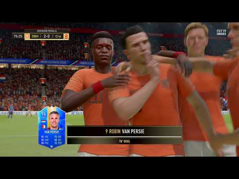 FIFA 19 Robin van Persie top corner