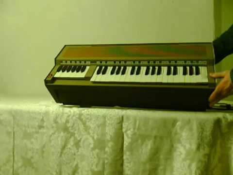 General Electric (GE) Youth Electronics (Model N3815A) Vintage Portable Organ/Keyboard