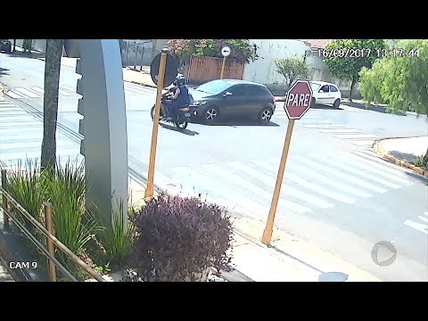 Imprudência de motoristas provoca acidentes com frequências em cruzamento de Bauru