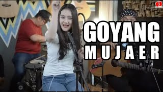 Download lagu GOYANG MUJAER AYU TING TING 3PEMUDA BERBAHAYA FEAT... mp3