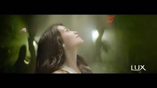 Download lagu LUX kini bertransformasi menjadi LUX Botanicals, untuk kulit wangi dan glowing. mp3