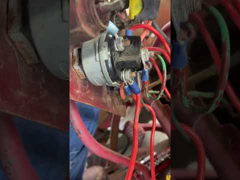 How not to hook up your 3 wire alternator. #farmall #tipsandtricks