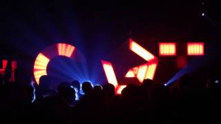 Com Truise - Declination (live)