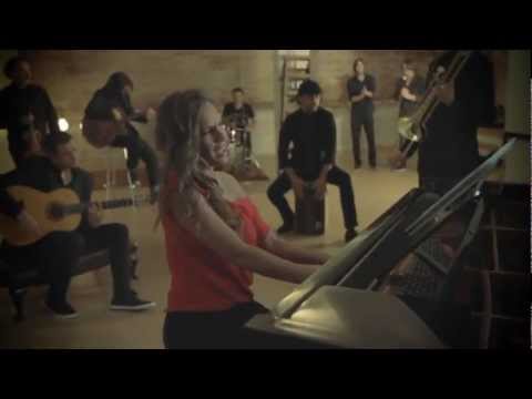 MARÍA TOLEDO - Dame una oportunidad (videoclip oficial)